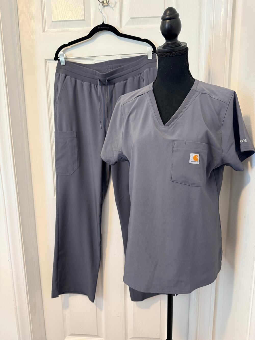 NWOT Carhartt Force Cross-Flex Scrub Set - Size Medium